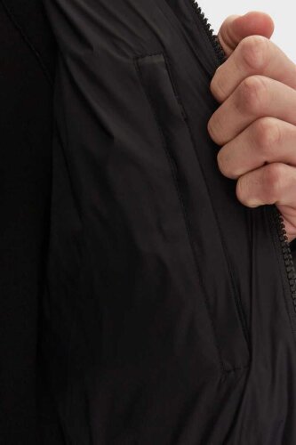 Emporio Armani Erkek Kapşonlu Şişme Mont - 6
